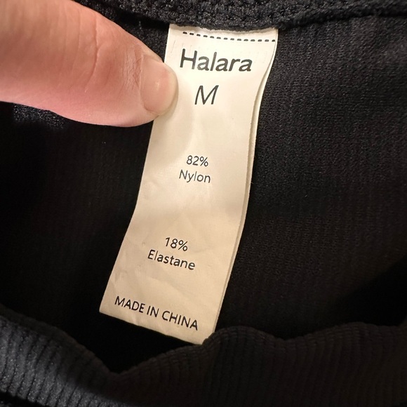 Halara Black Sleeveless Cropped Tank Top Size M - Picture 4 of 6